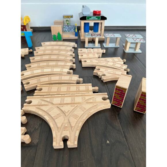 Vintage Thomas and Friends Wooden Train Tracks and Accessories - Picture 2 of 10